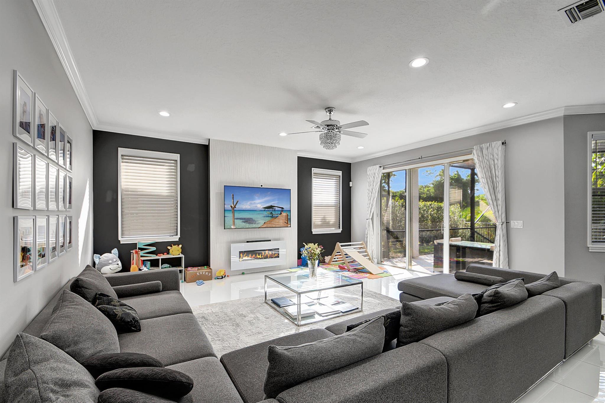 2254 Ridgewood Court