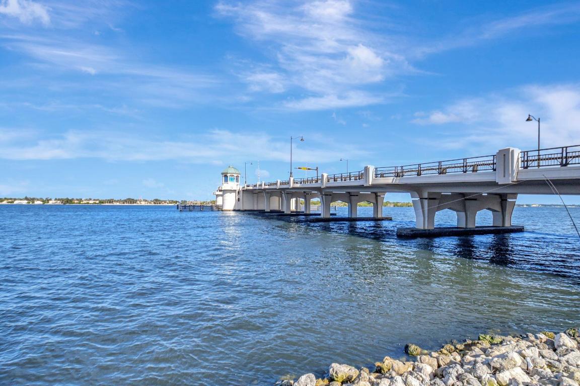 3915 S Flagler Drive 118