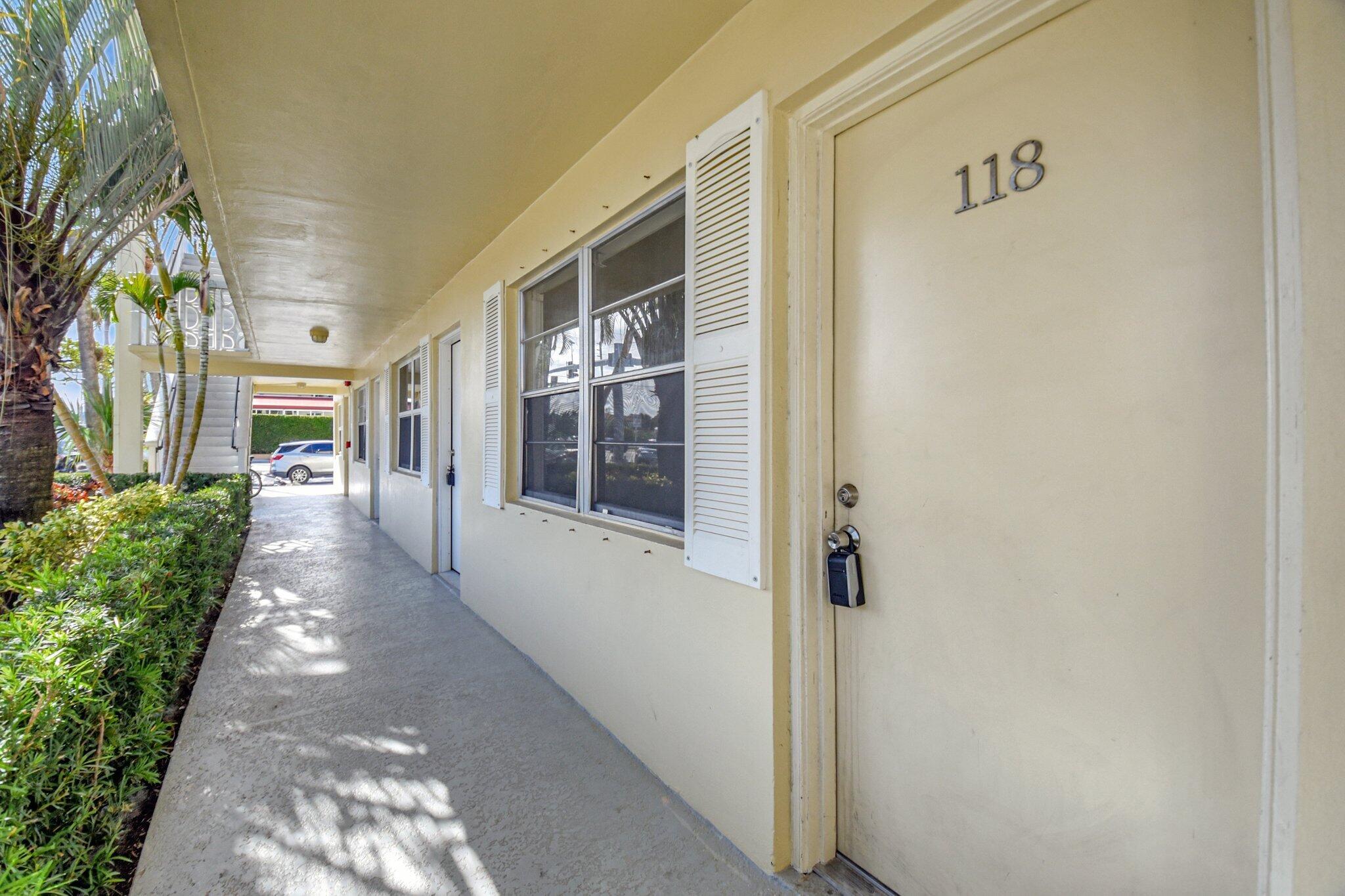 3915 S Flagler Drive 118