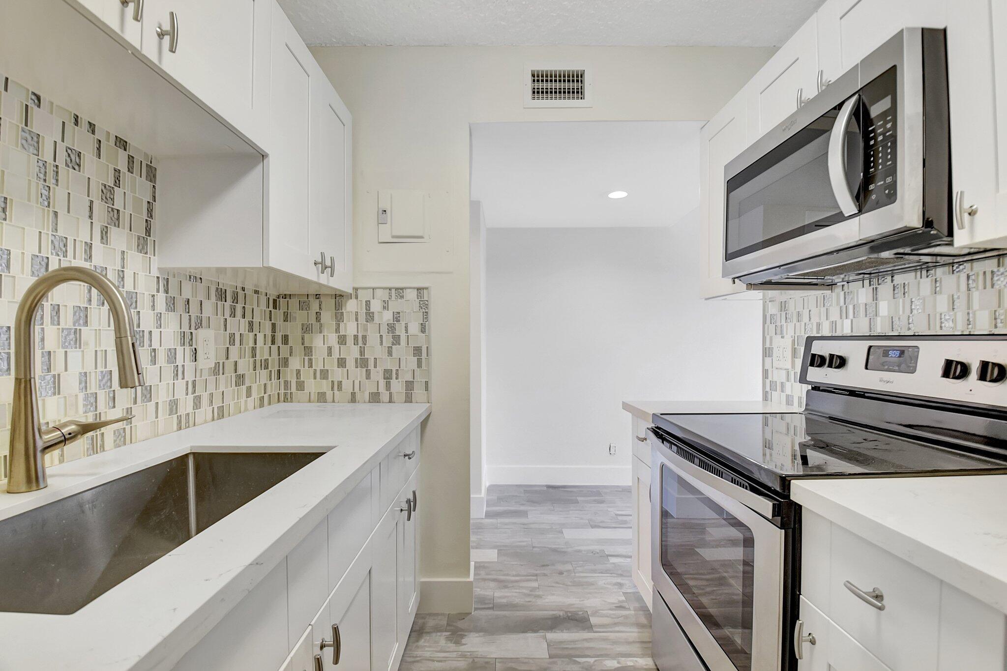 3915 S Flagler Drive 118