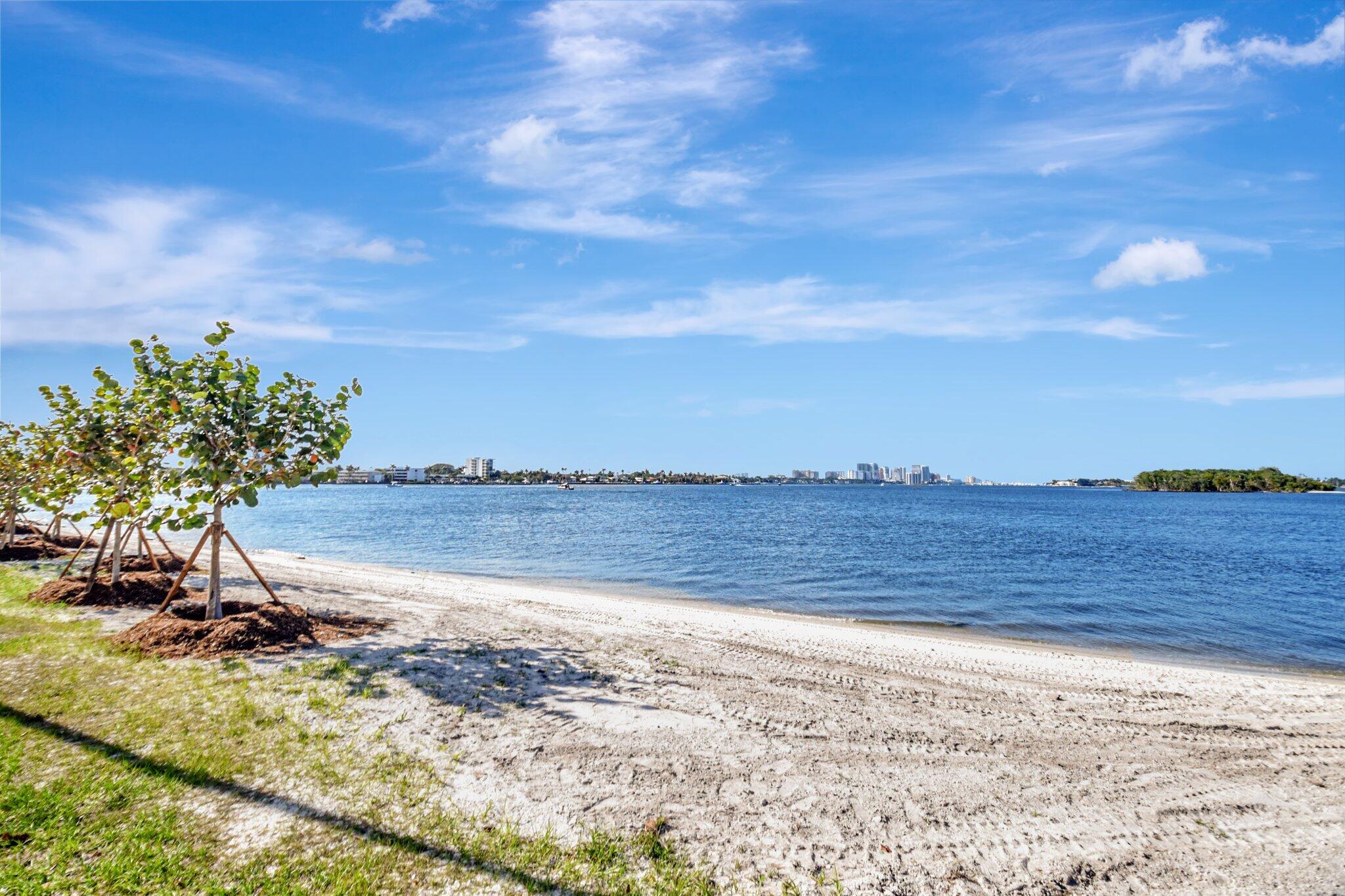 3915 S Flagler Drive 118