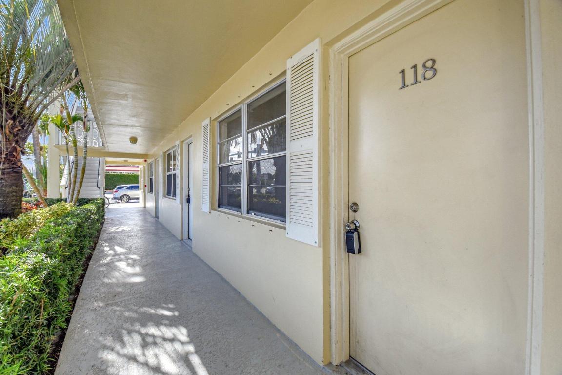 3915 S Flagler Drive 118