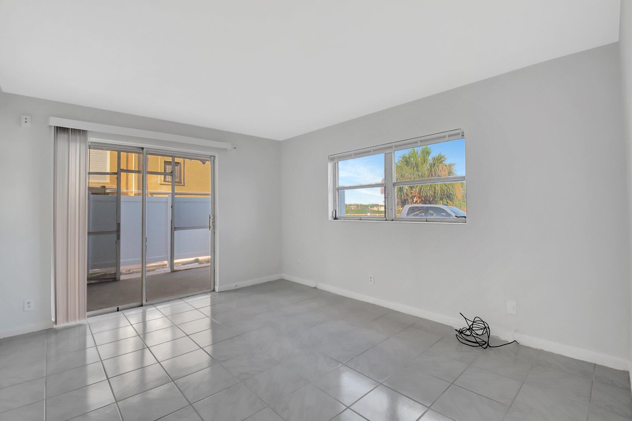 3915 S Flagler Drive 101