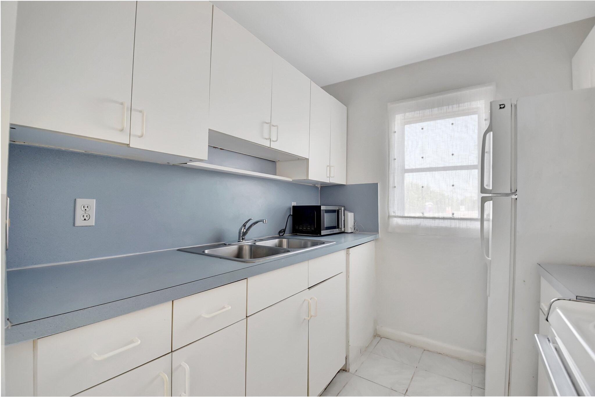 3915 S Flagler Drive 101