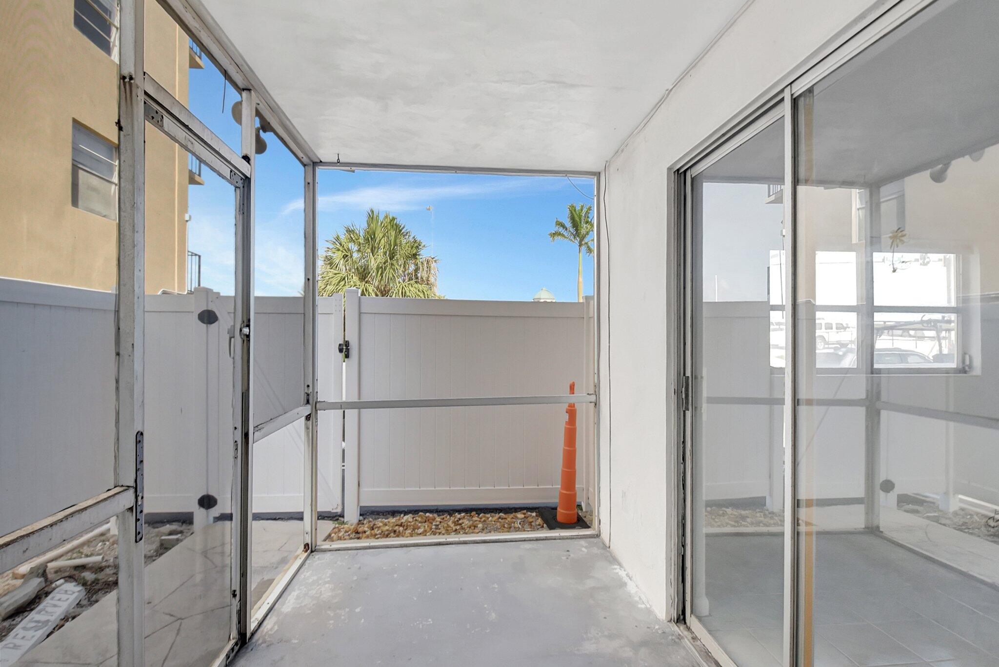 3915 S Flagler Drive 101