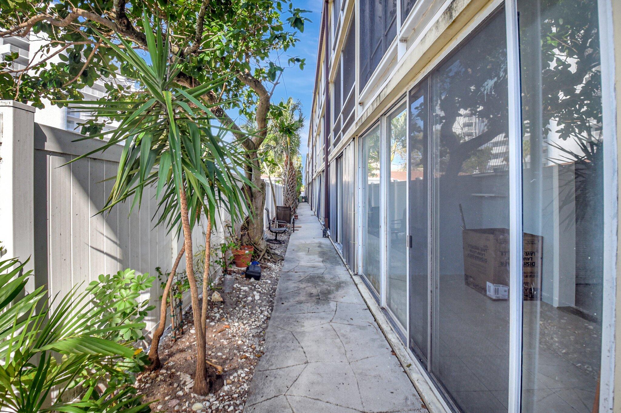 3915 S Flagler Drive 120