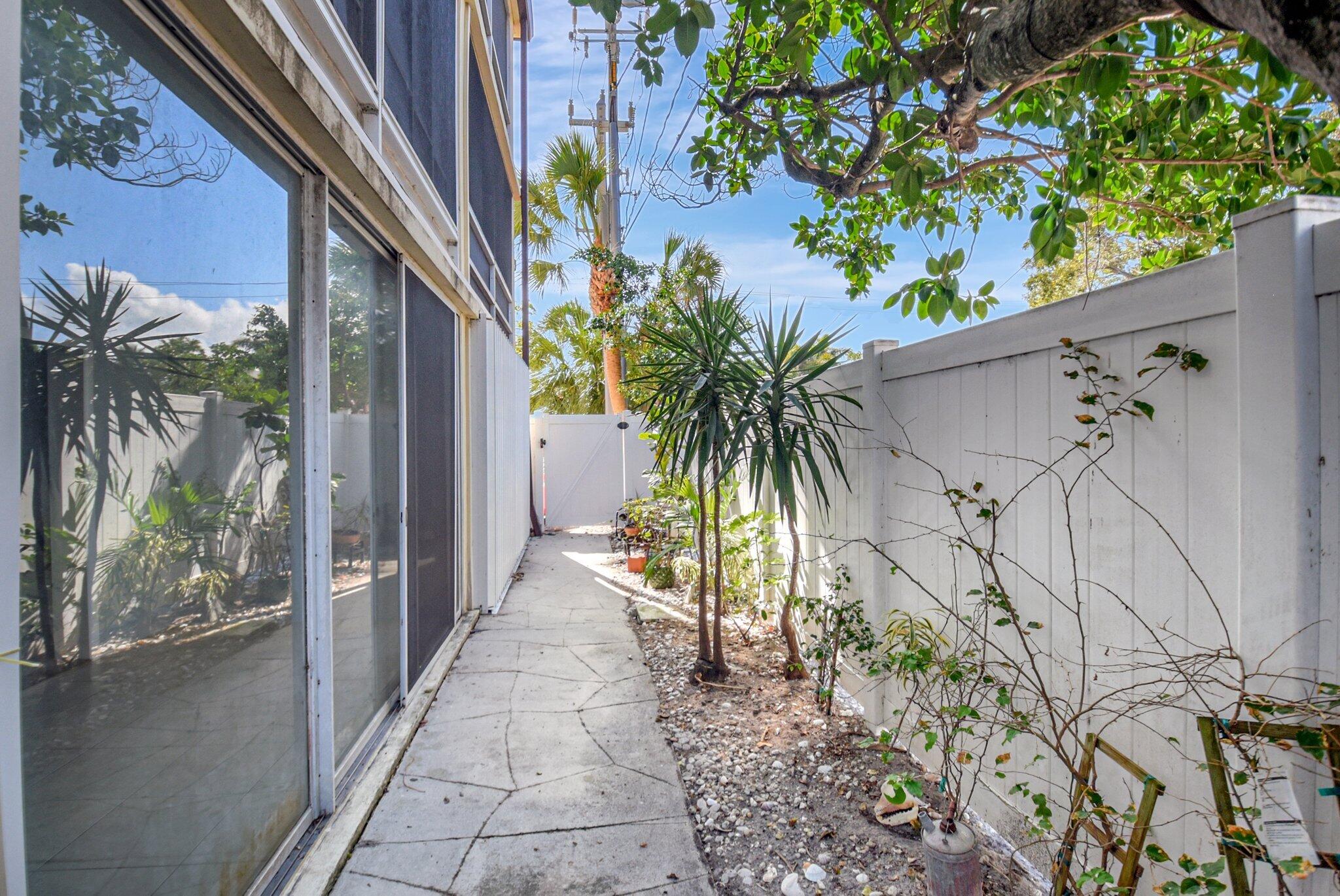 3915 S Flagler Drive 120