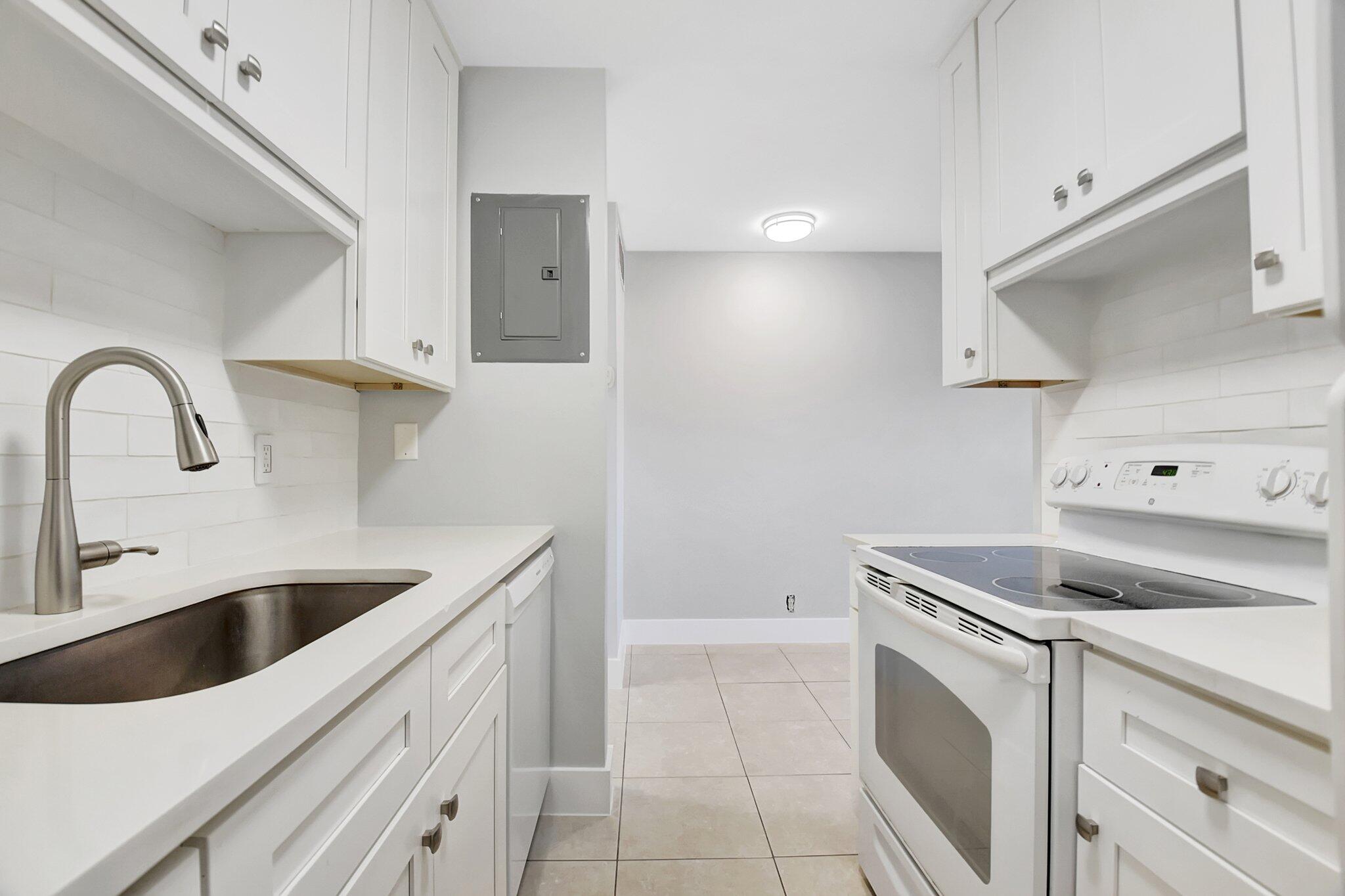 3915 S Flagler Drive 120