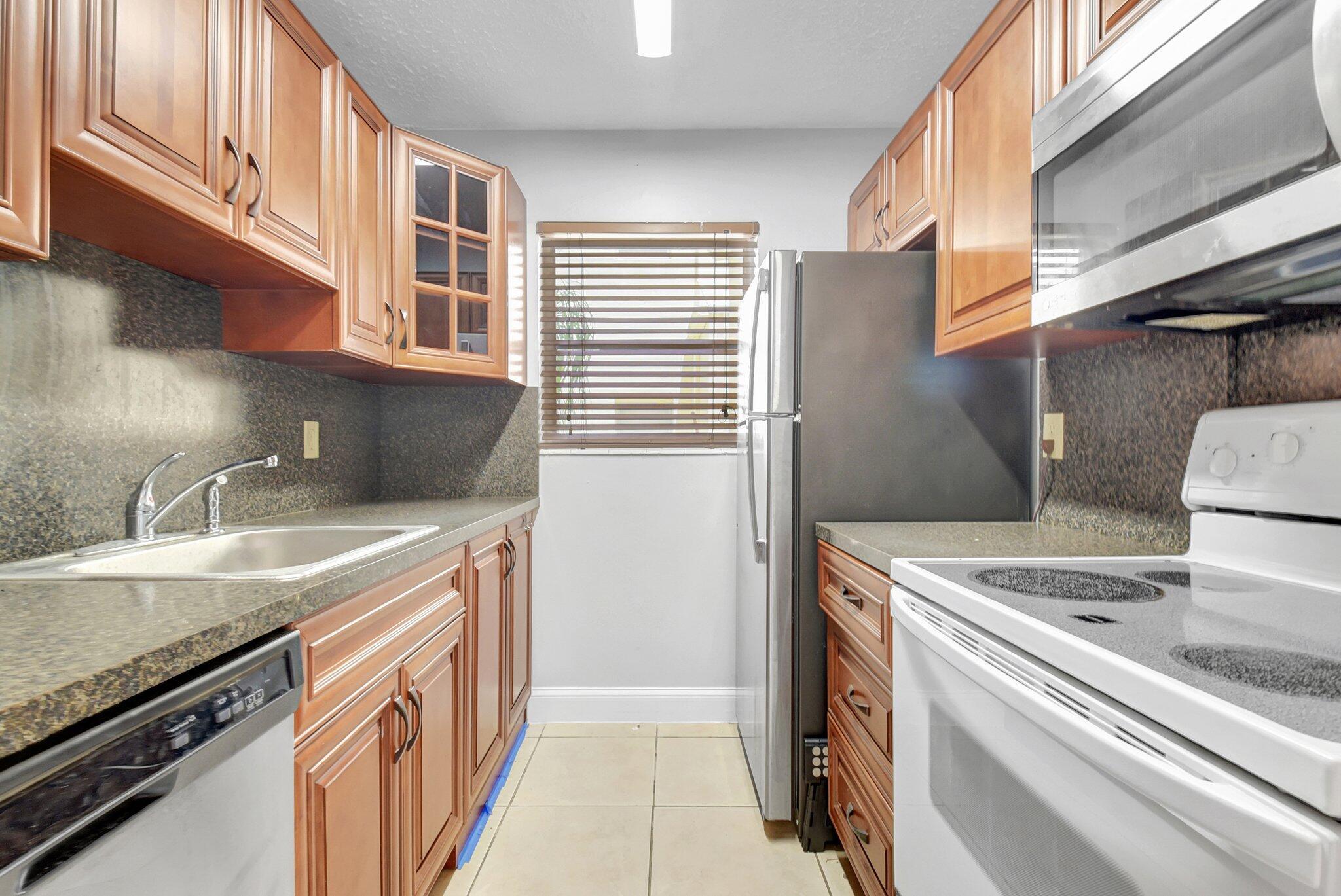 3915 S Flagler Drive 112