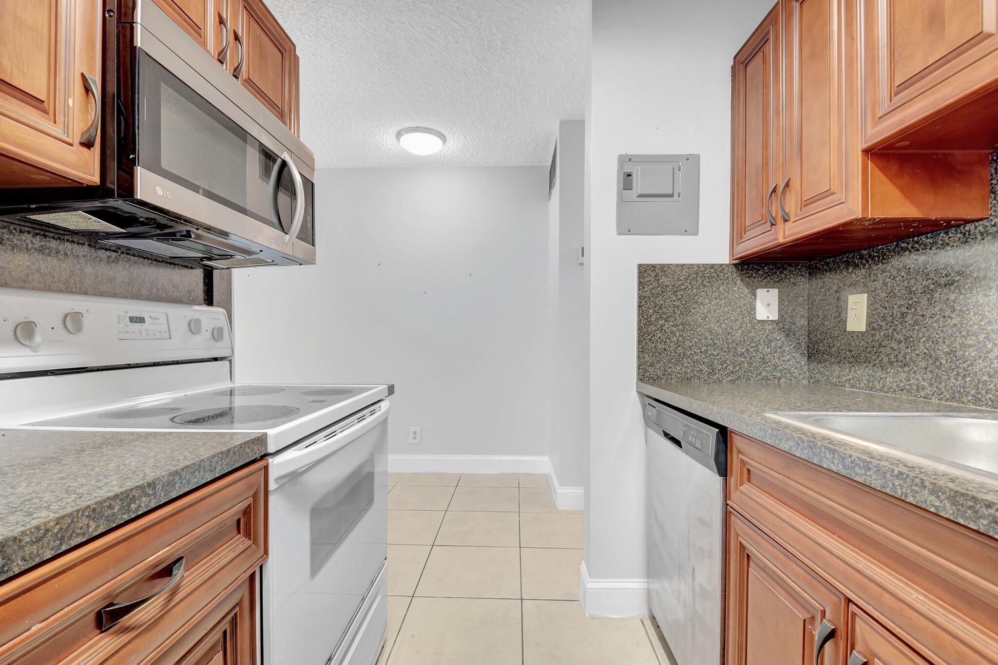 3915 S Flagler Drive 112