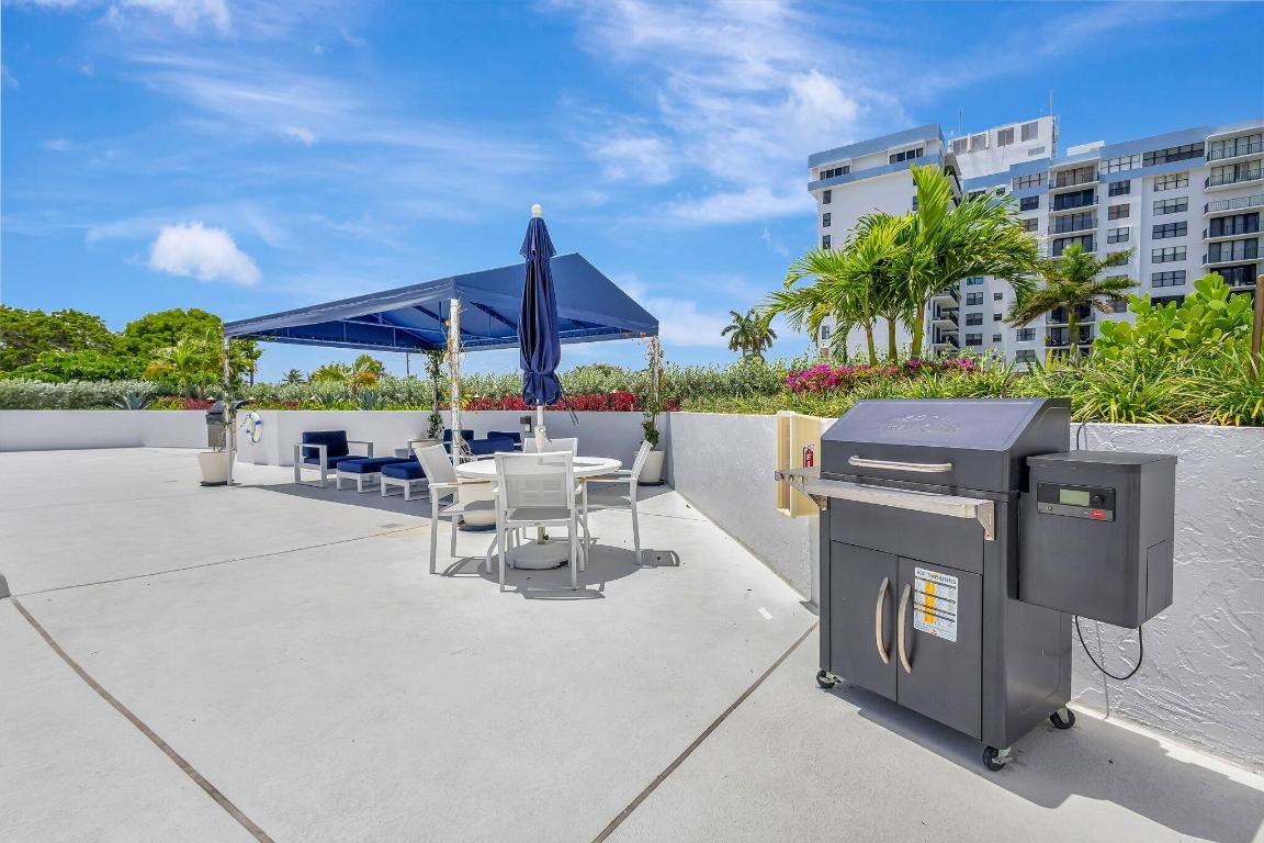 3915 S Flagler Drive 205