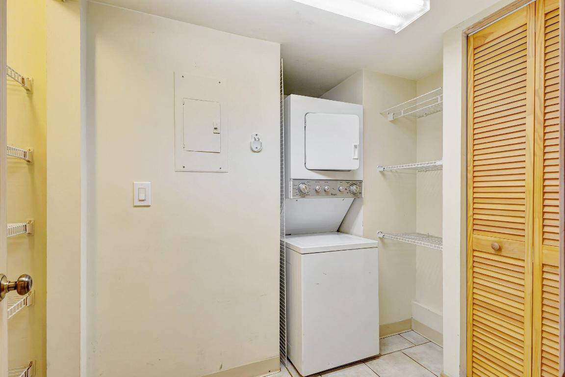 3915 S Flagler Drive 205