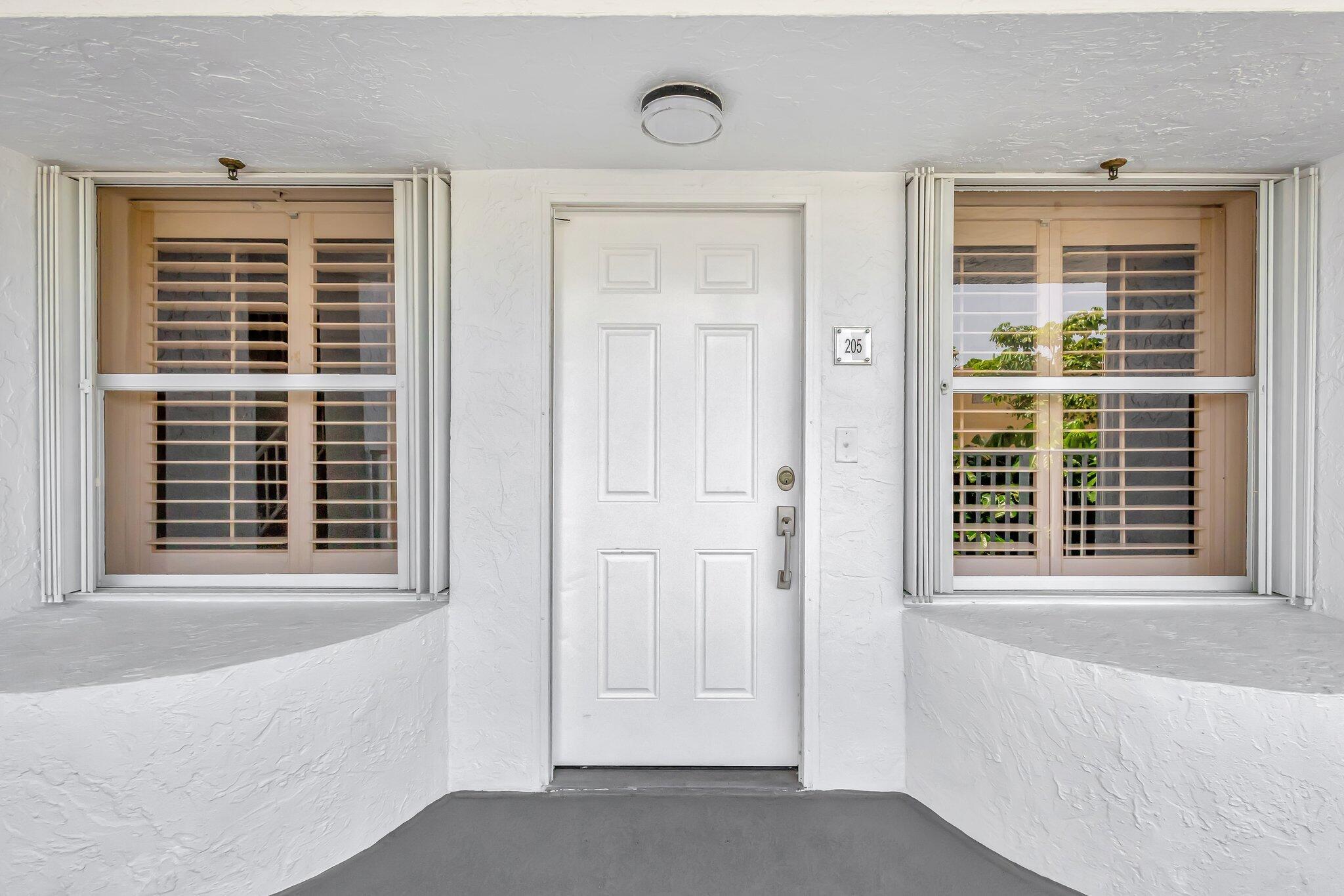 3915 S Flagler Drive 205