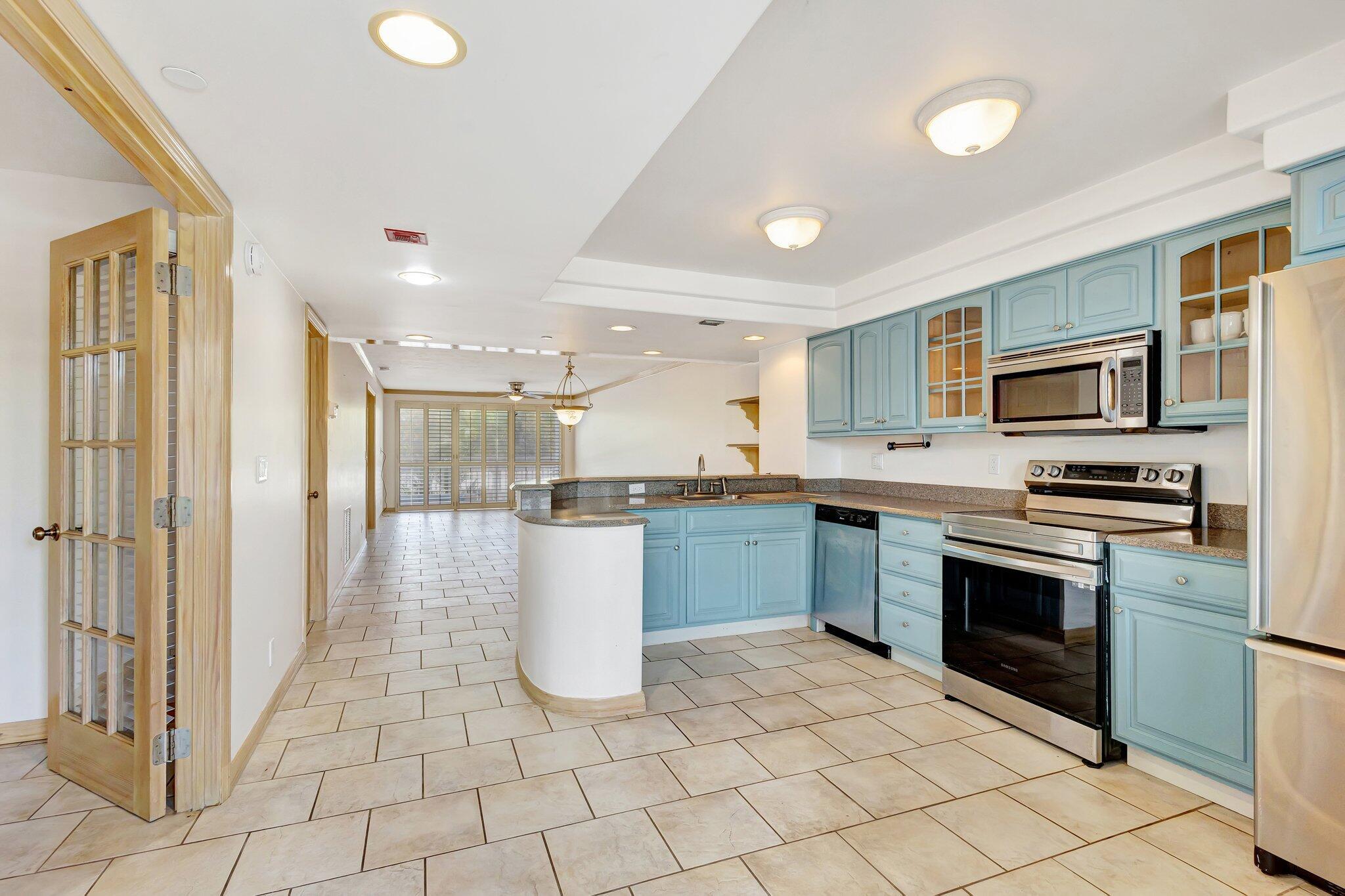 3915 S Flagler Drive 205