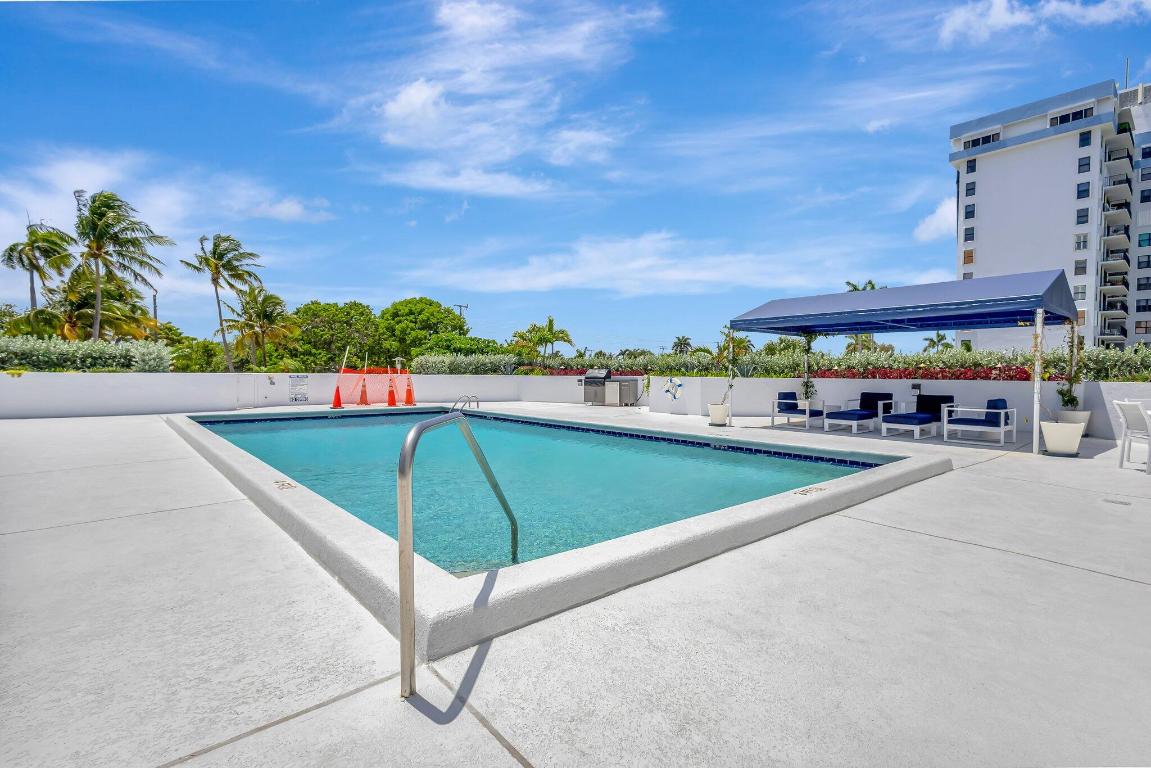 3915 S Flagler Drive 205