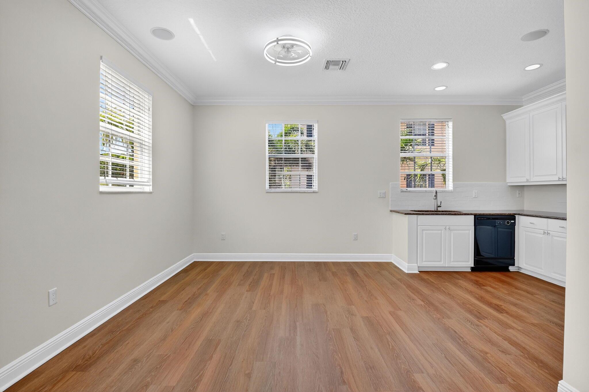 2502 N Dixie Highway 36