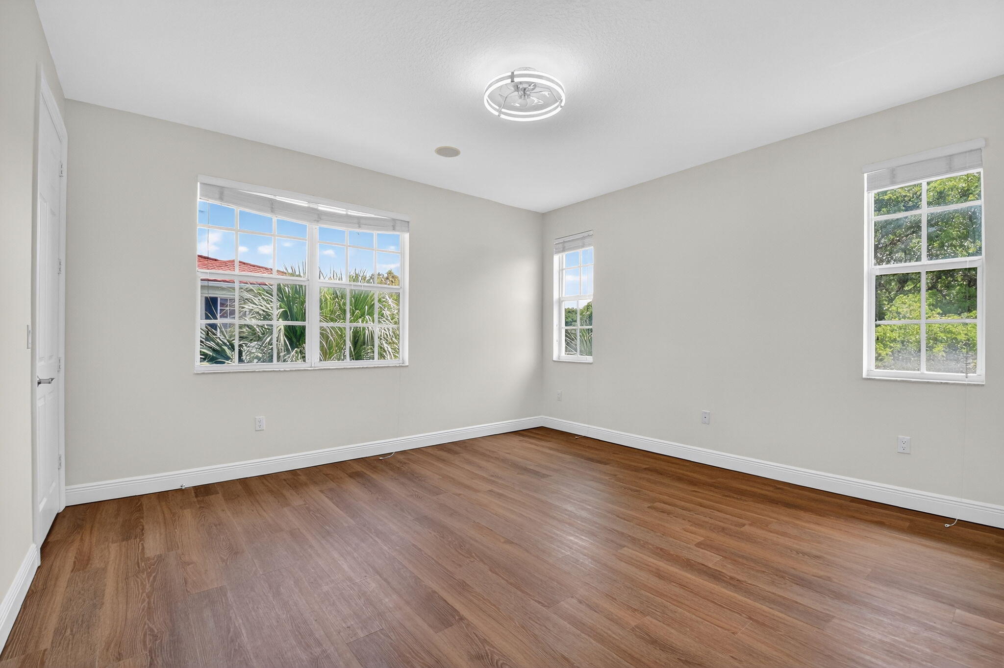 2502 N Dixie Highway 36