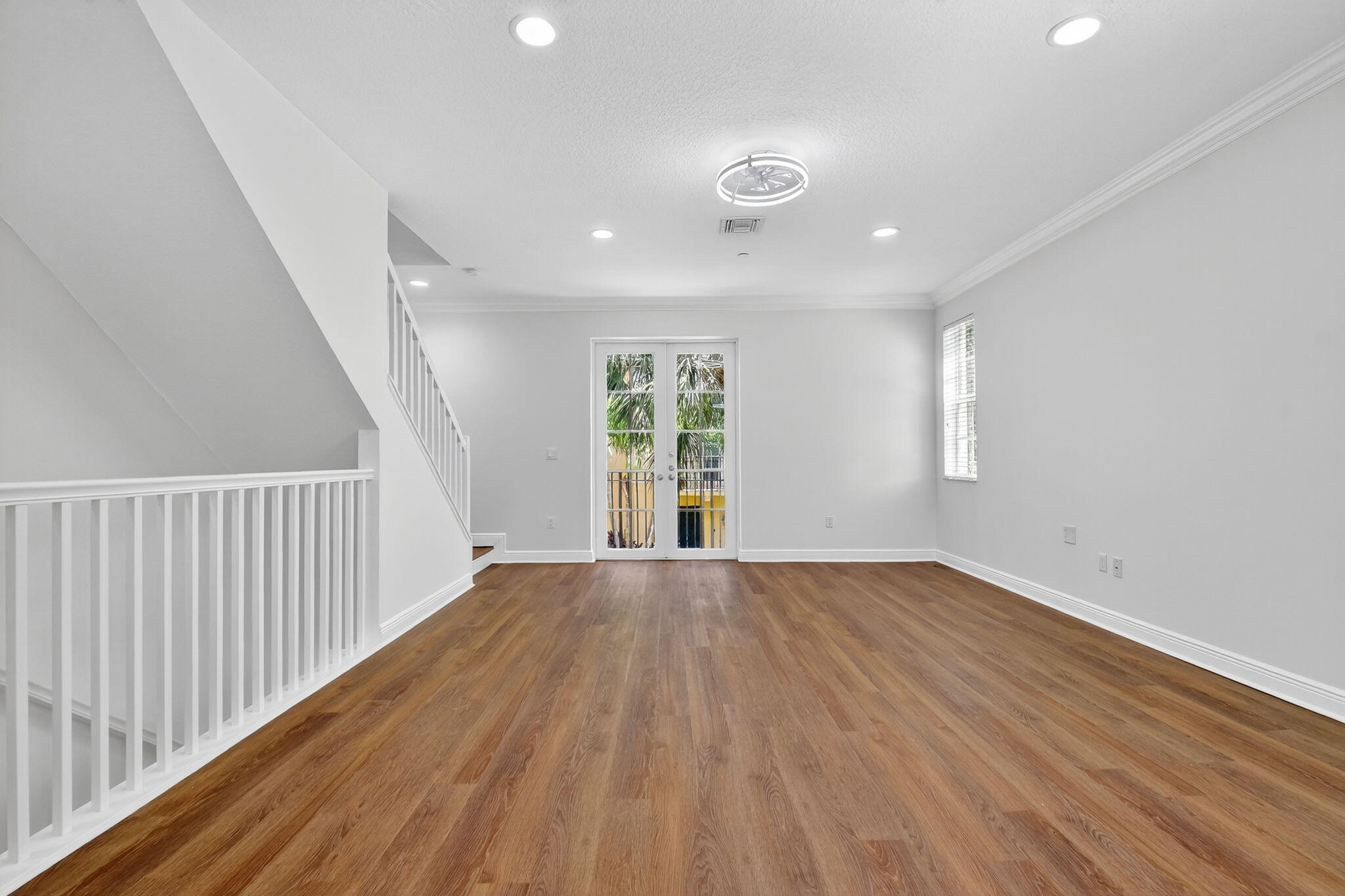 2502 N Dixie Highway 36