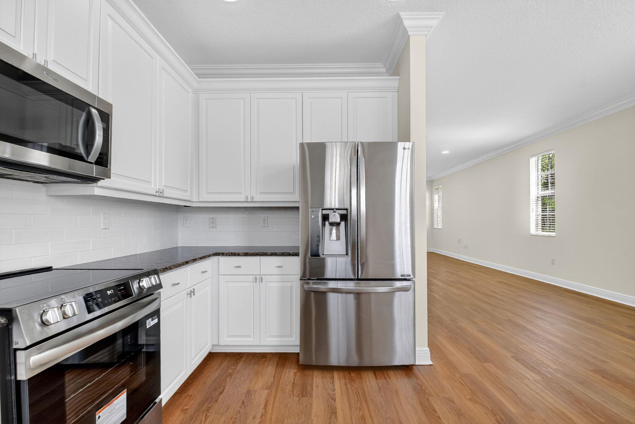 2502 N Dixie Highway 36