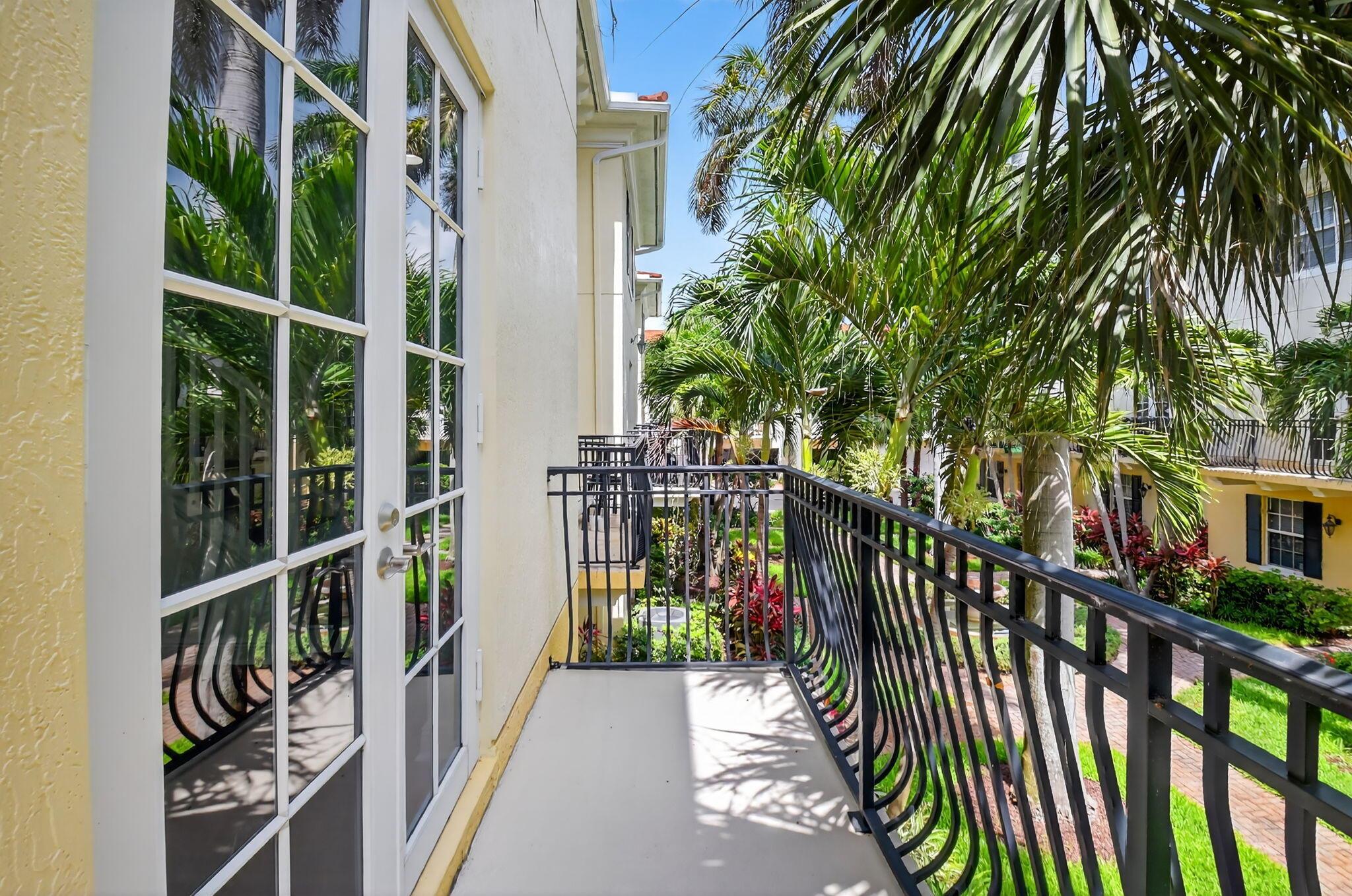 2502 N Dixie Highway 36