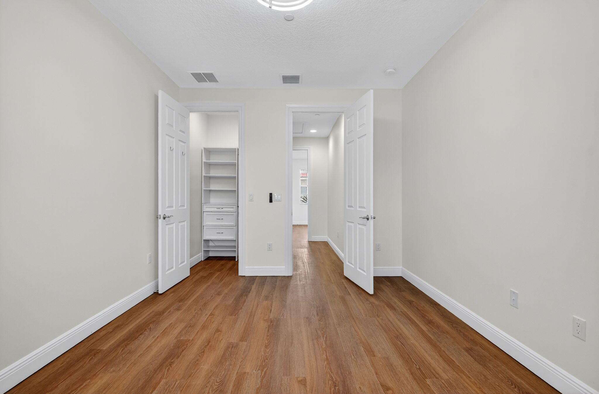 2502 N Dixie Highway 36