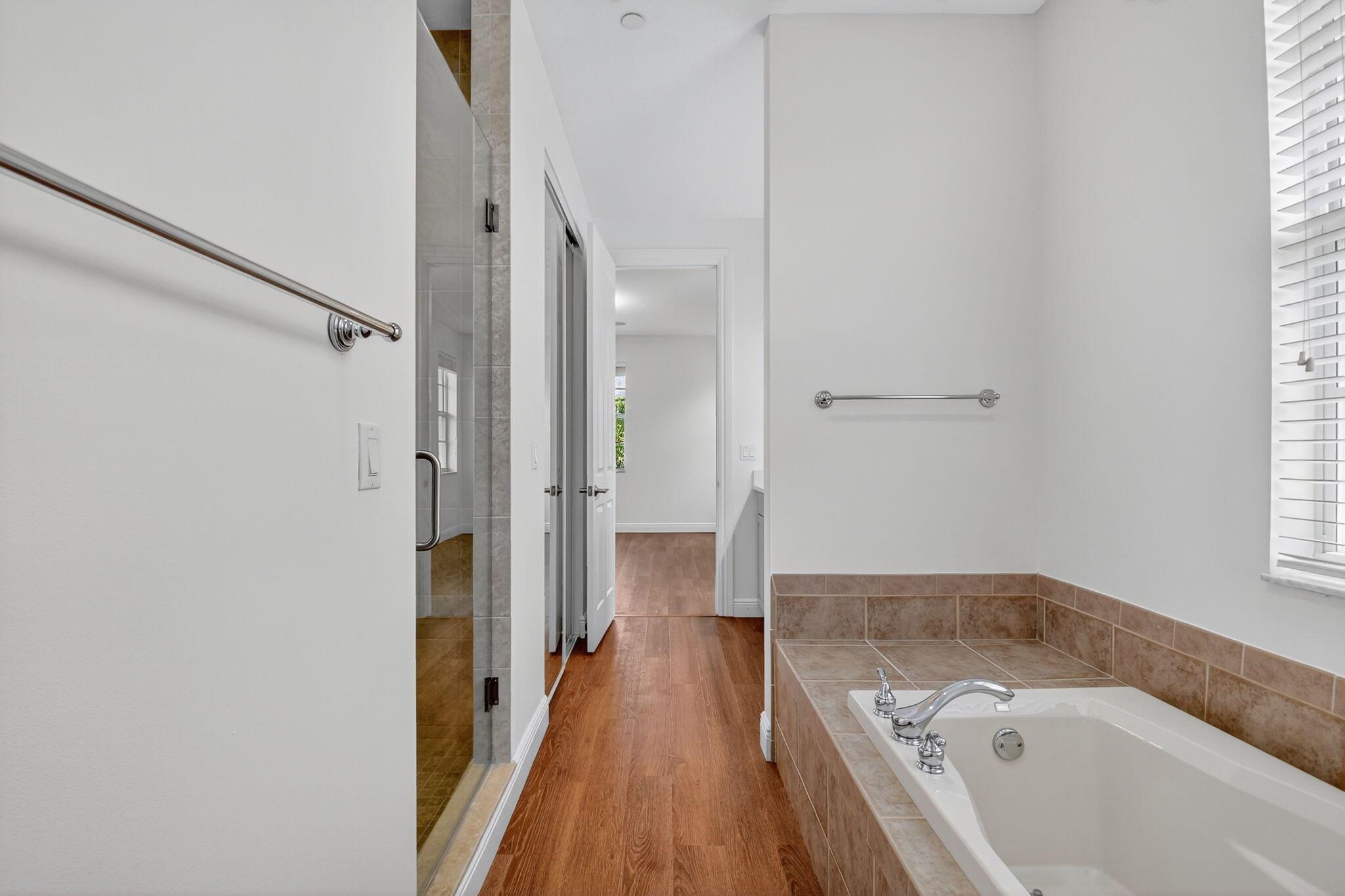 2502 N Dixie Highway 36