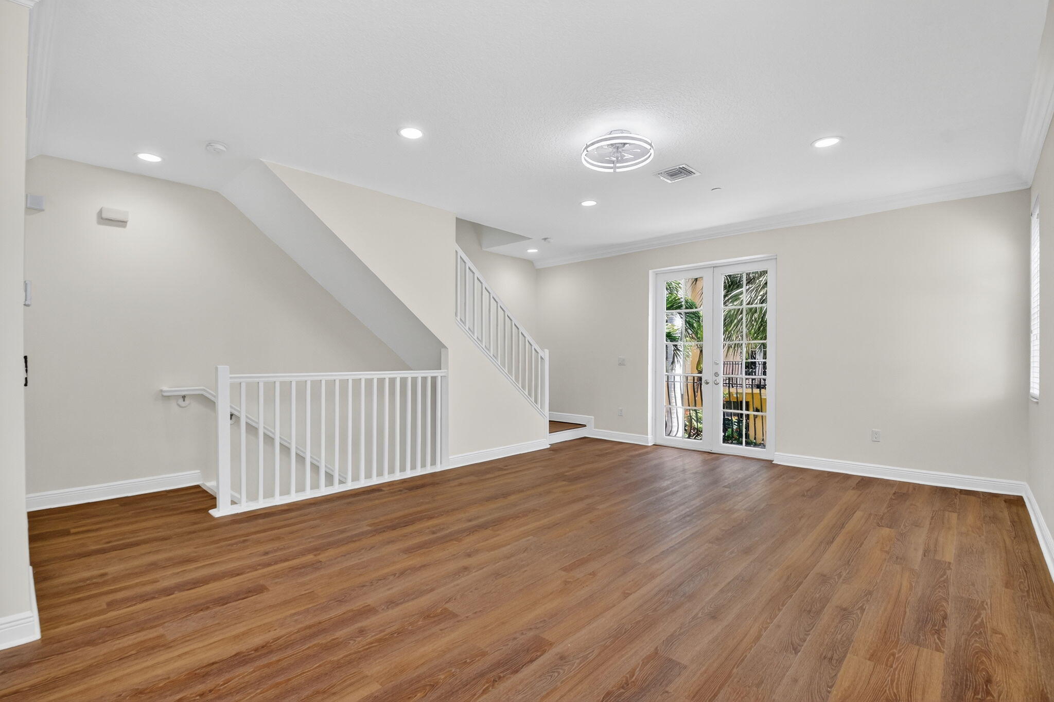 2502 N Dixie Highway 36