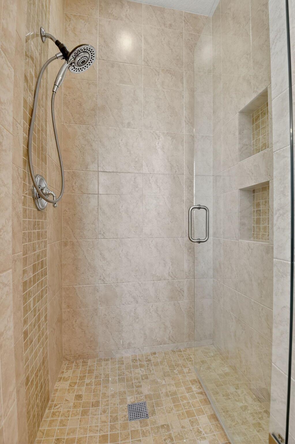 2502 N Dixie Highway 36