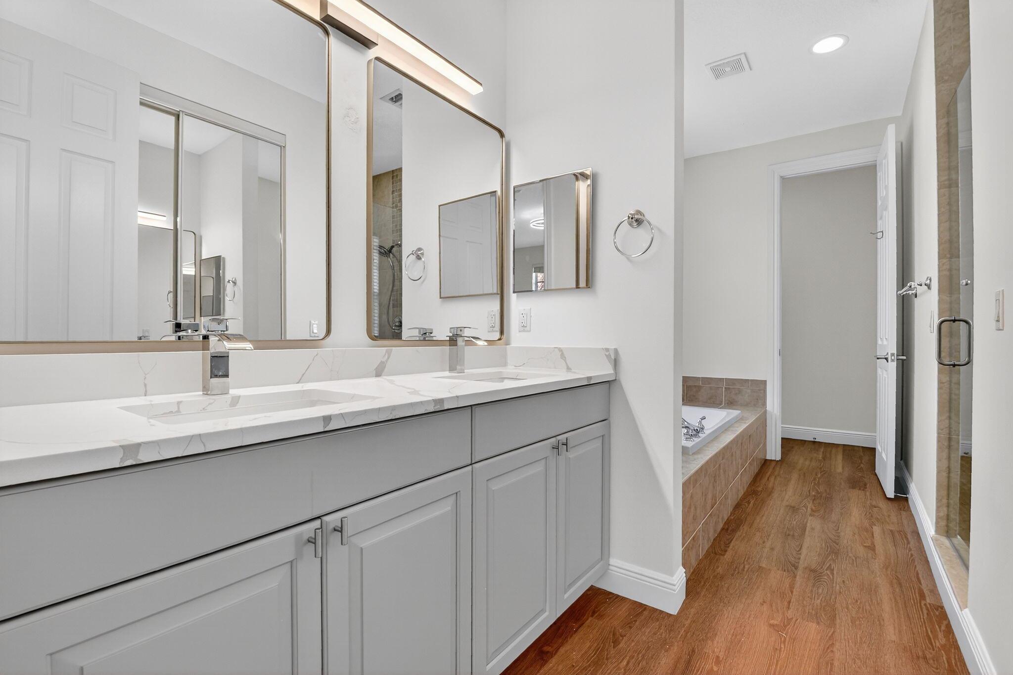 2502 N Dixie Highway 36