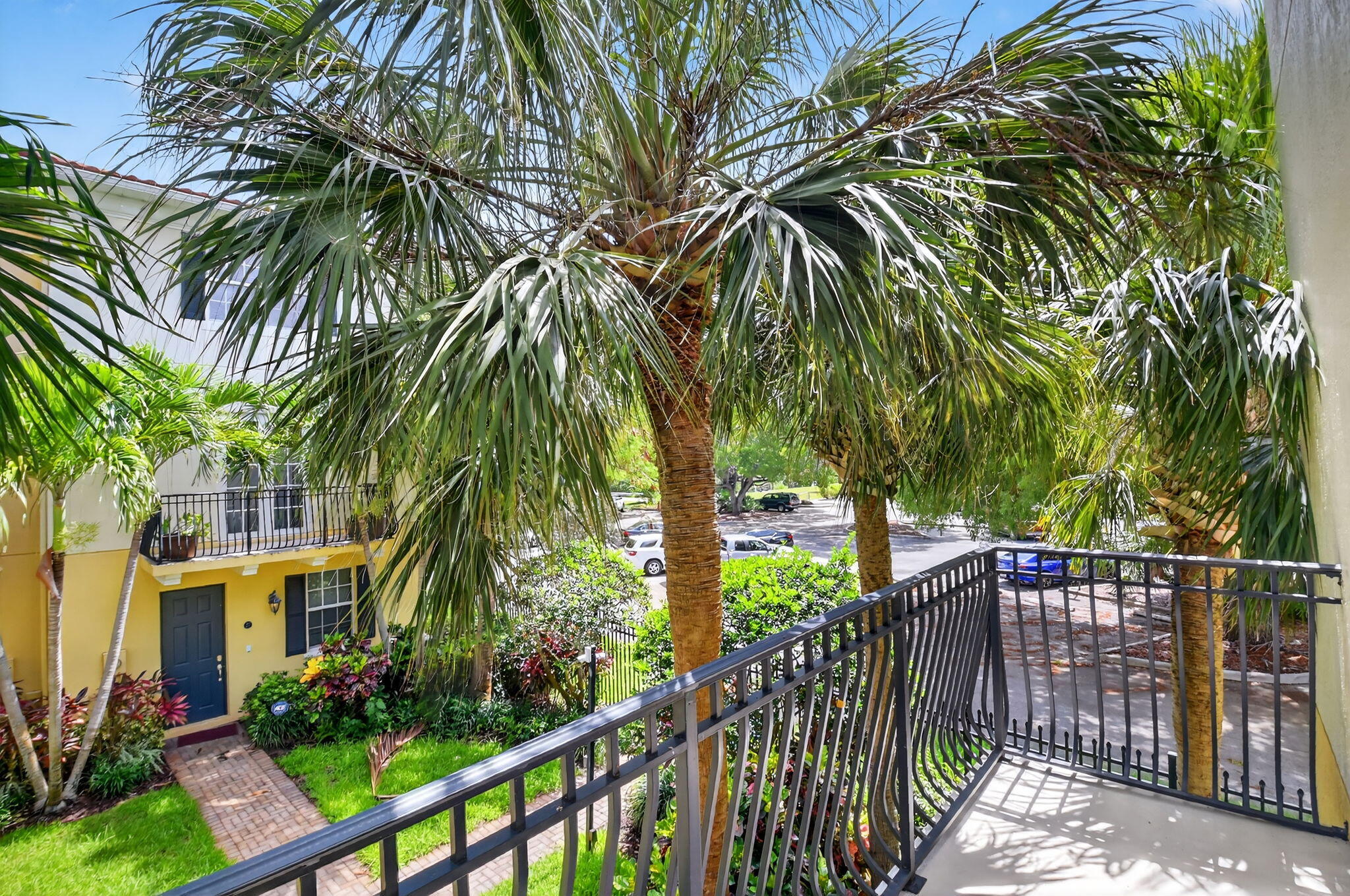 2502 N Dixie Highway 36