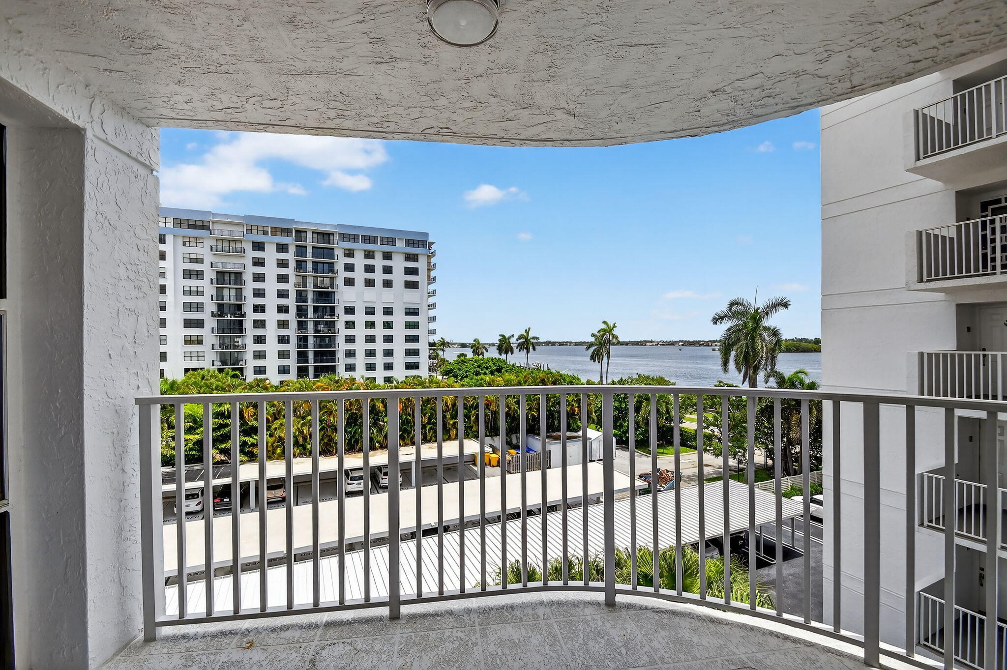 3901 S Flagler Drive 504