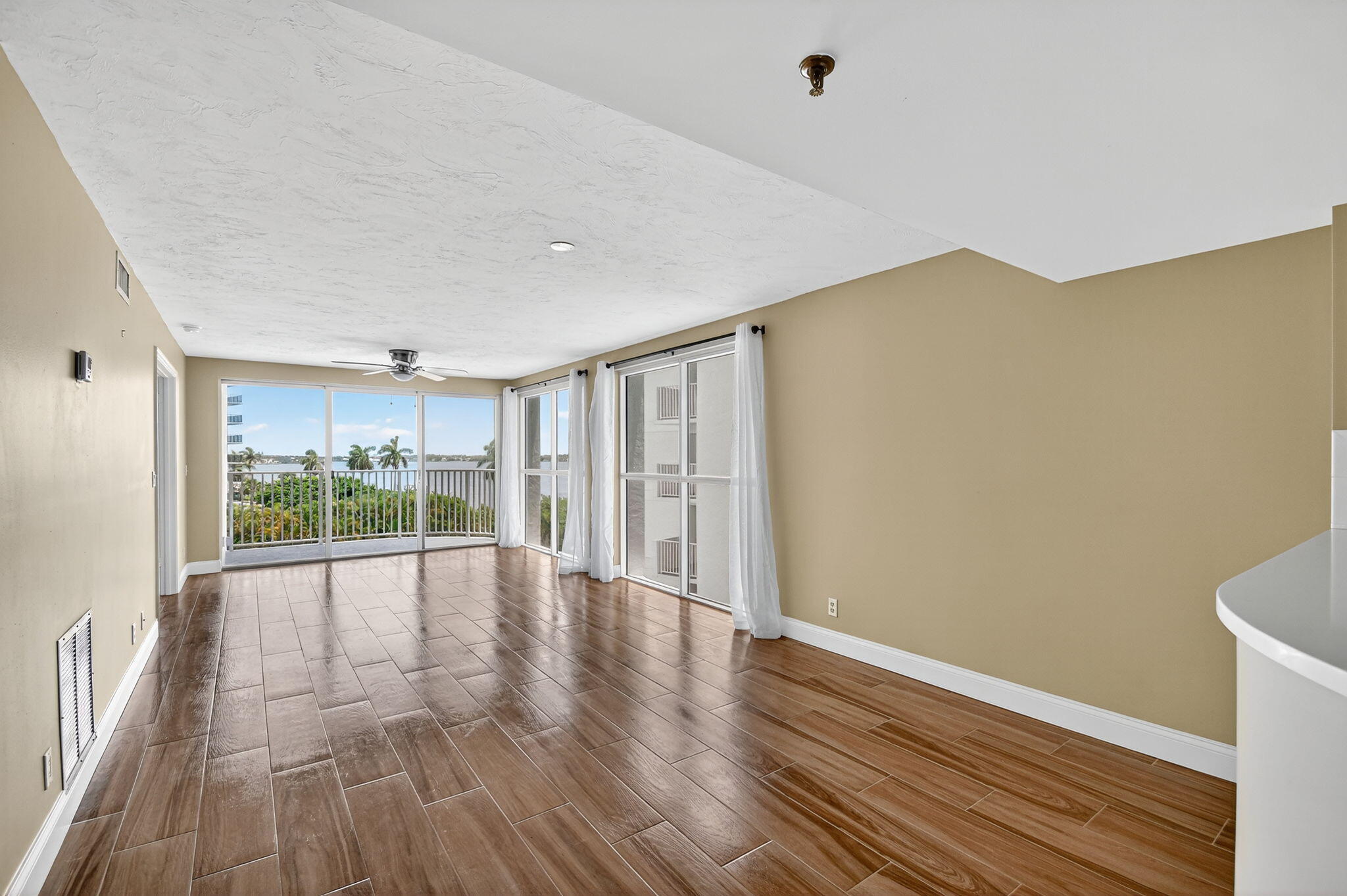 3901 S Flagler Drive 504