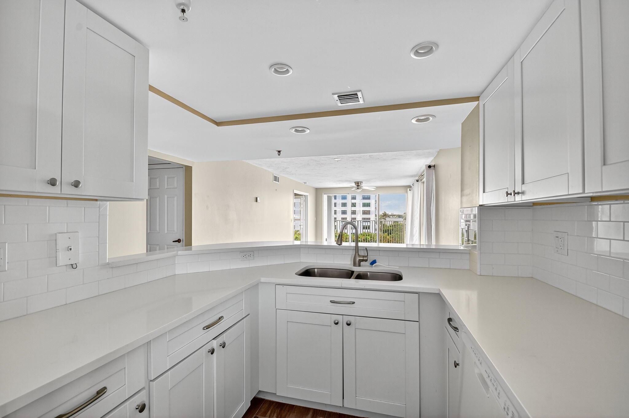 3901 S Flagler Drive 504