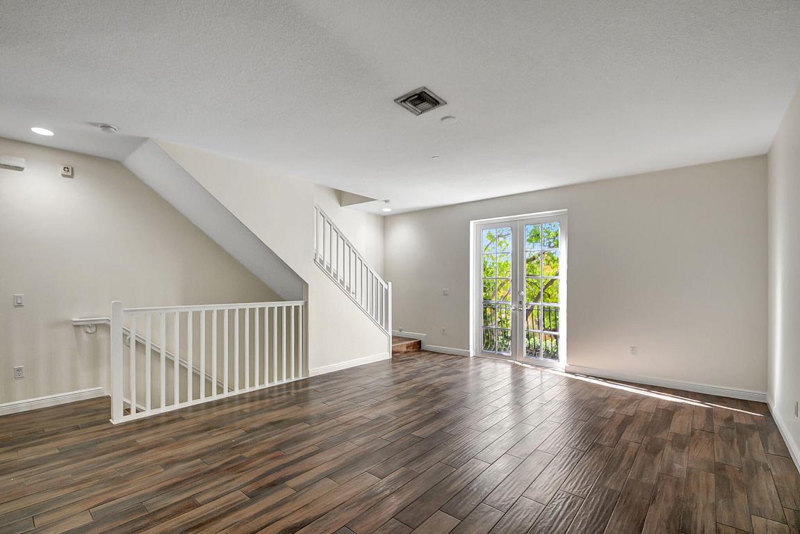 2502 N Dixie Highway 47