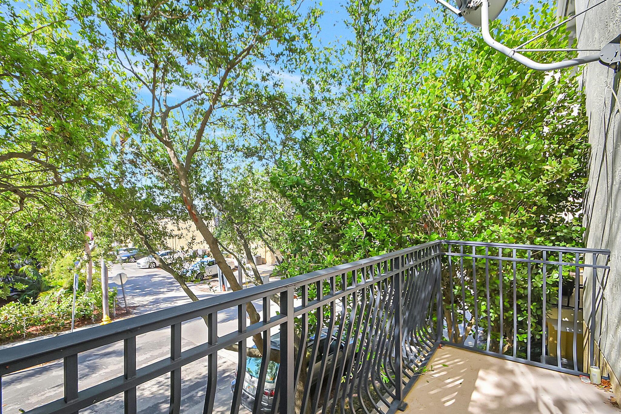 2502 N Dixie Highway 47