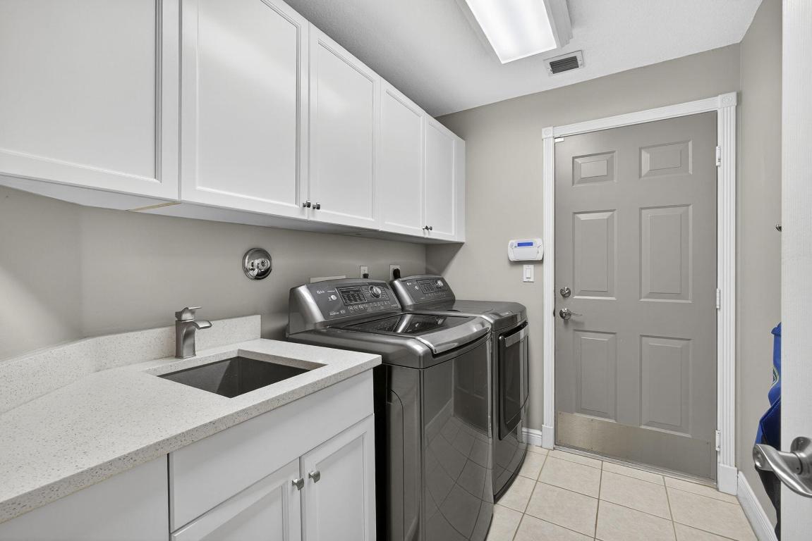 2124 Bellcrest Court