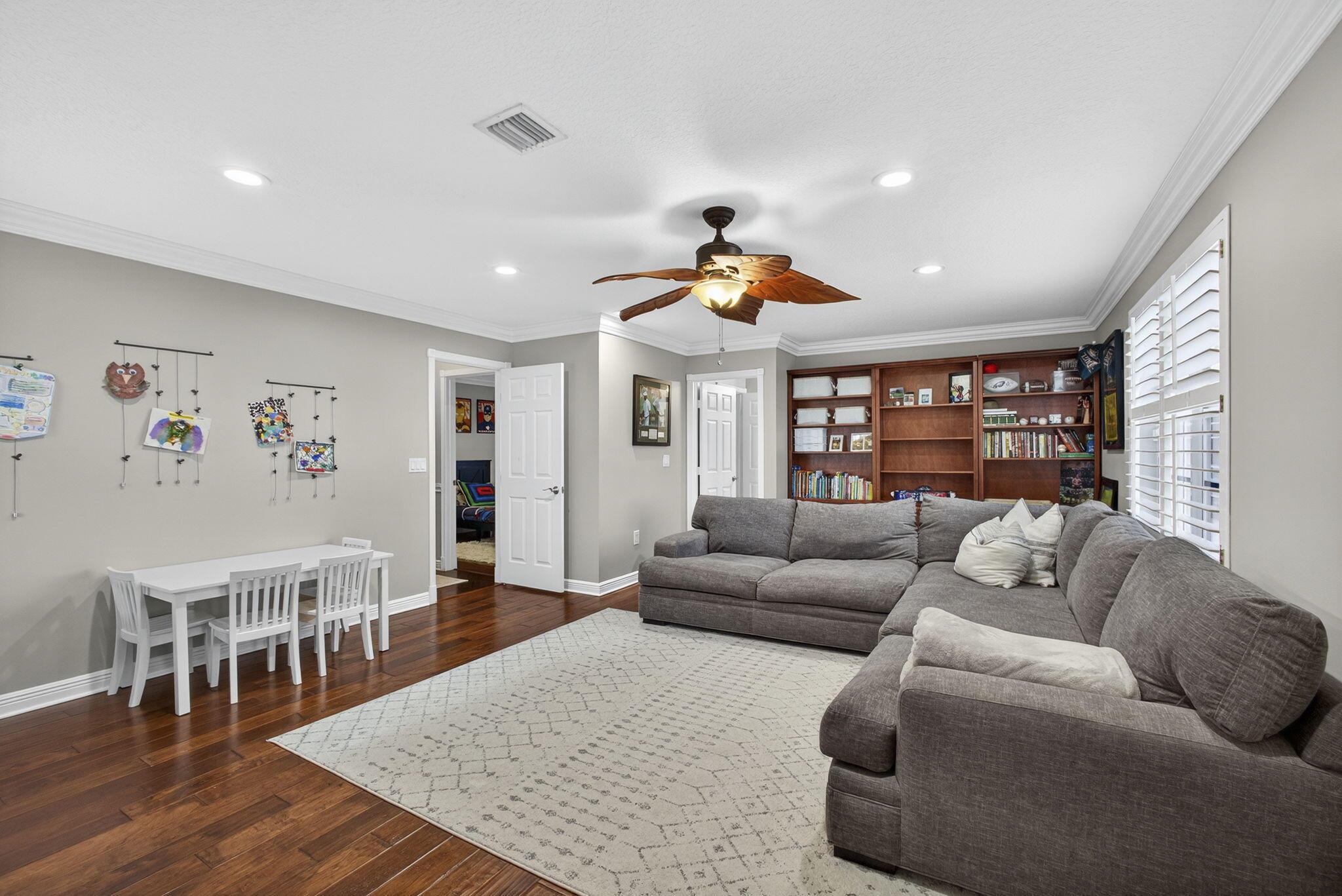 2124 Bellcrest Court