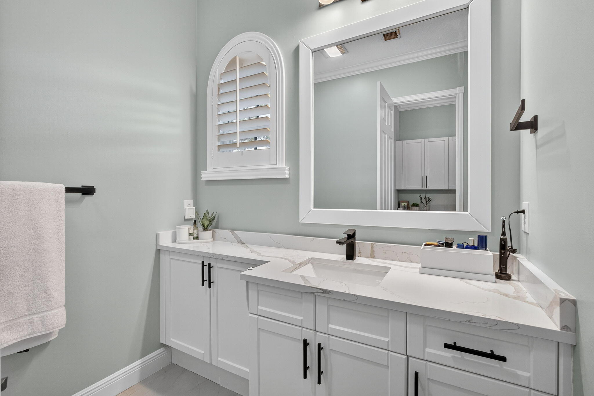 2124 Bellcrest Court