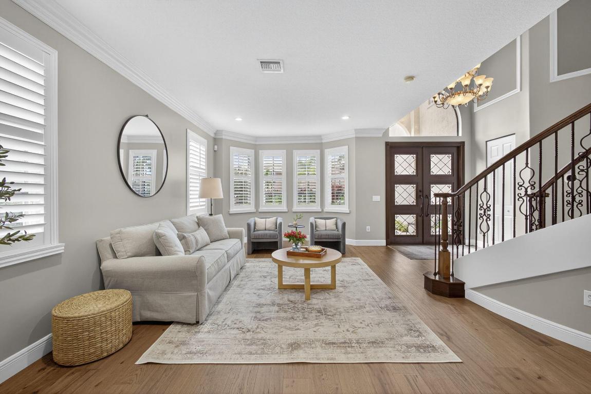 2124 Bellcrest Court