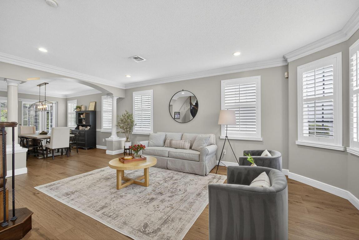 2124 Bellcrest Court