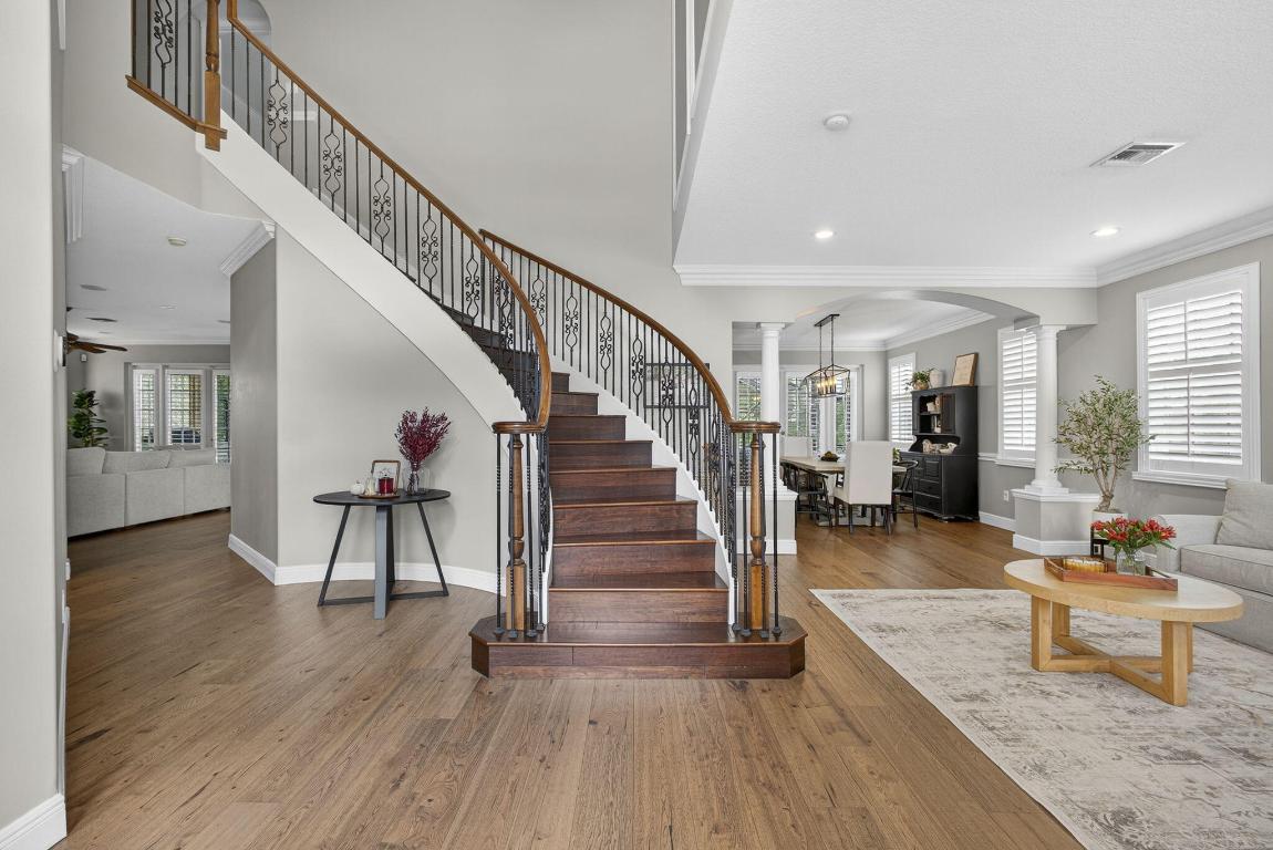 2124 Bellcrest Court