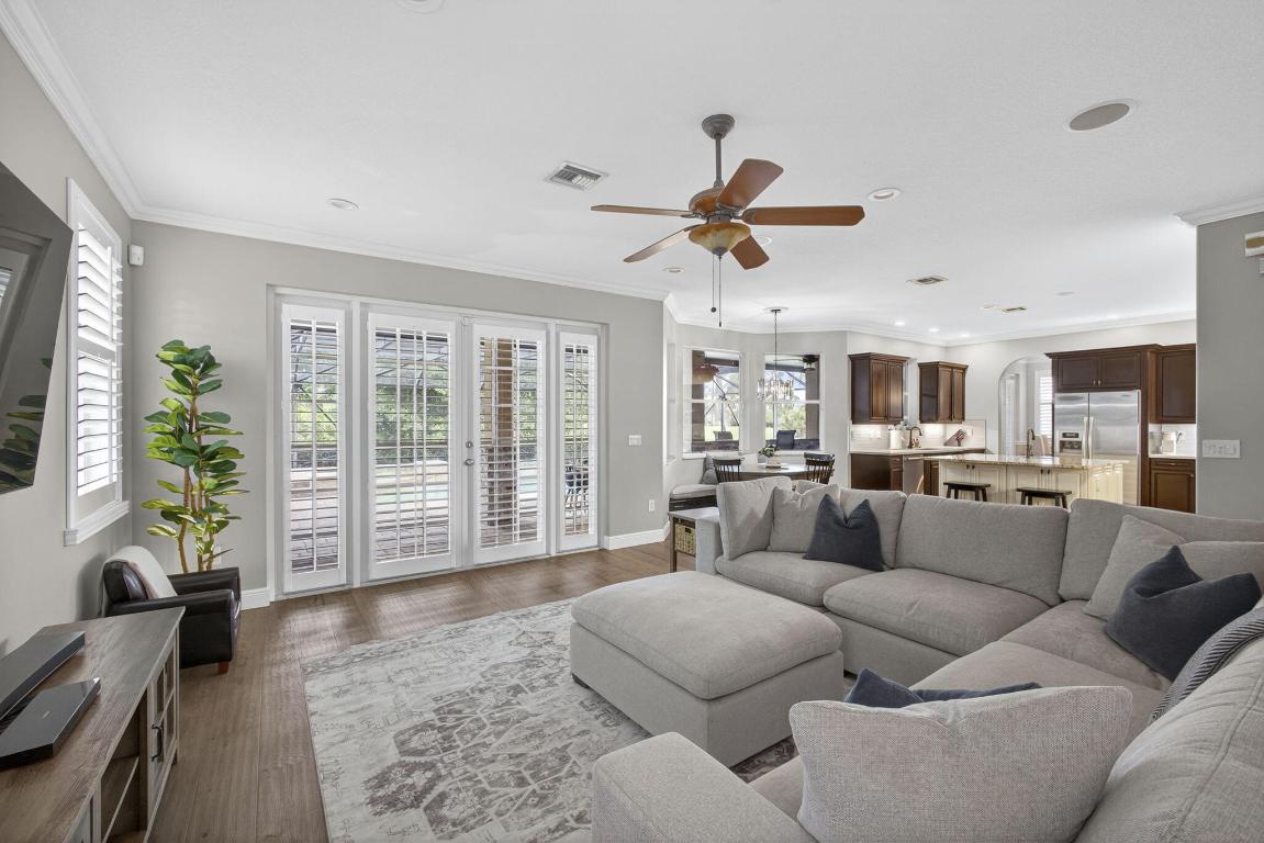 2124 Bellcrest Court