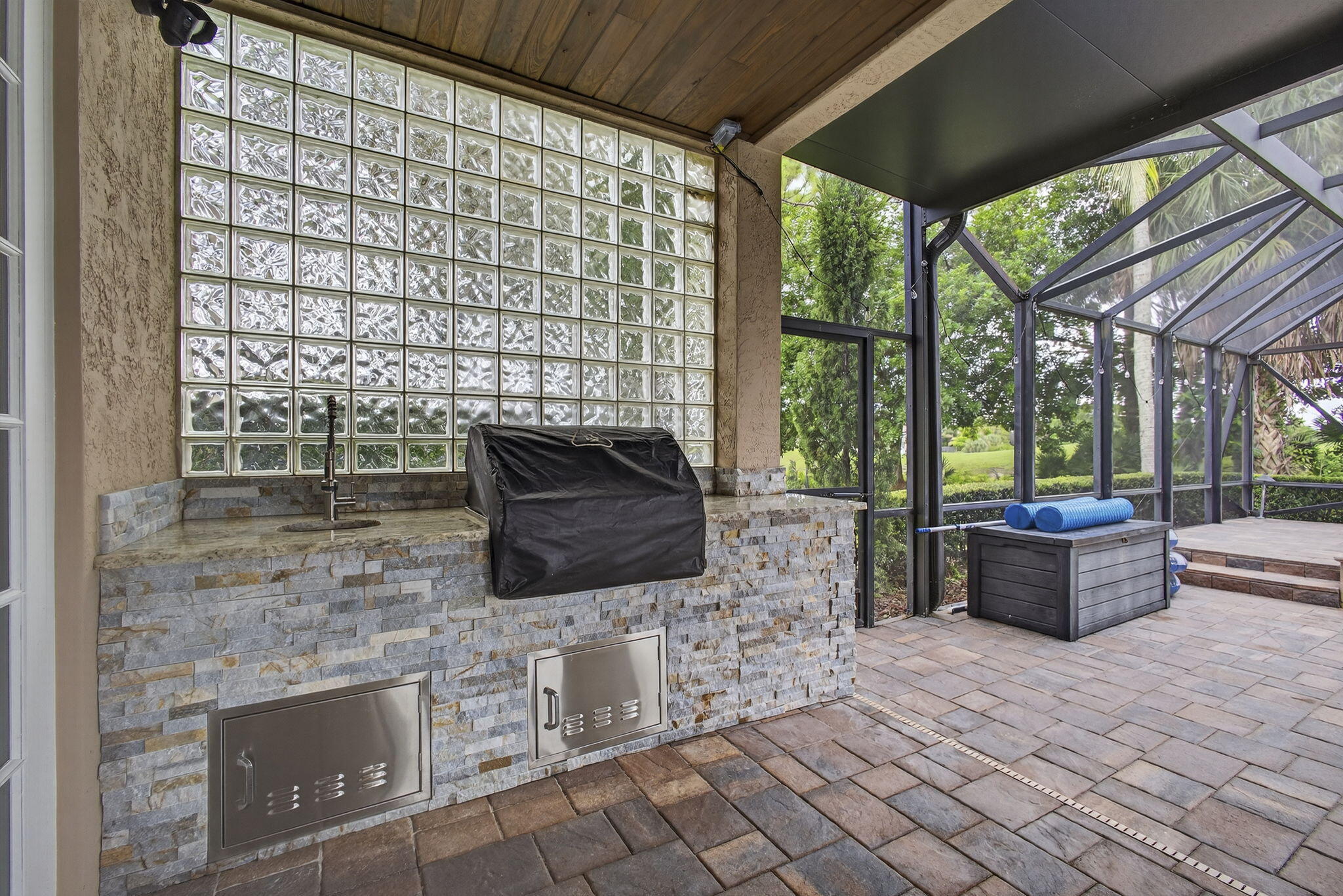 2124 Bellcrest Court