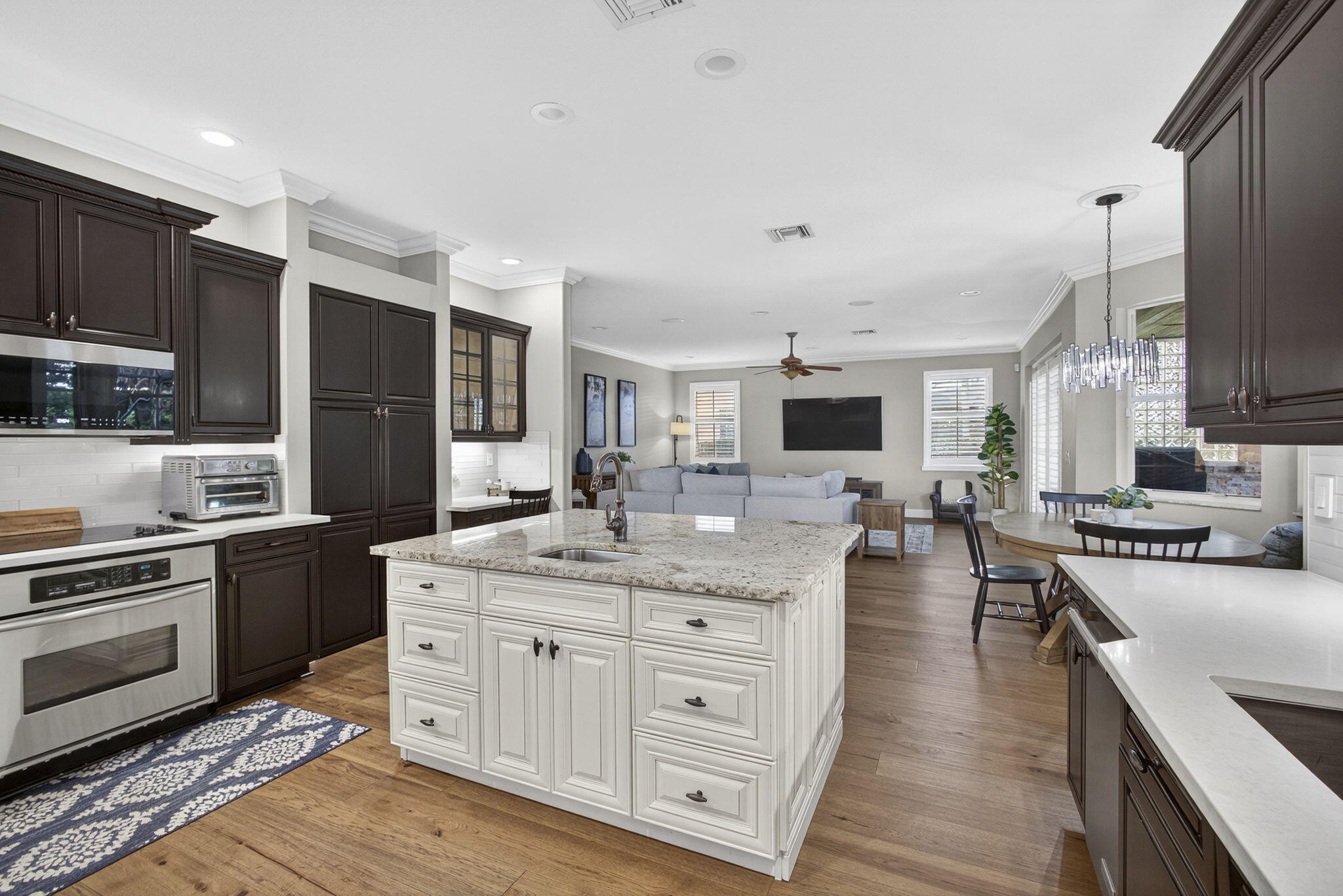 2124 Bellcrest Court