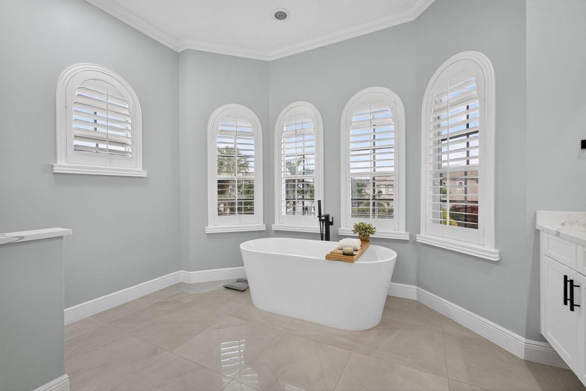 2124 Bellcrest Court