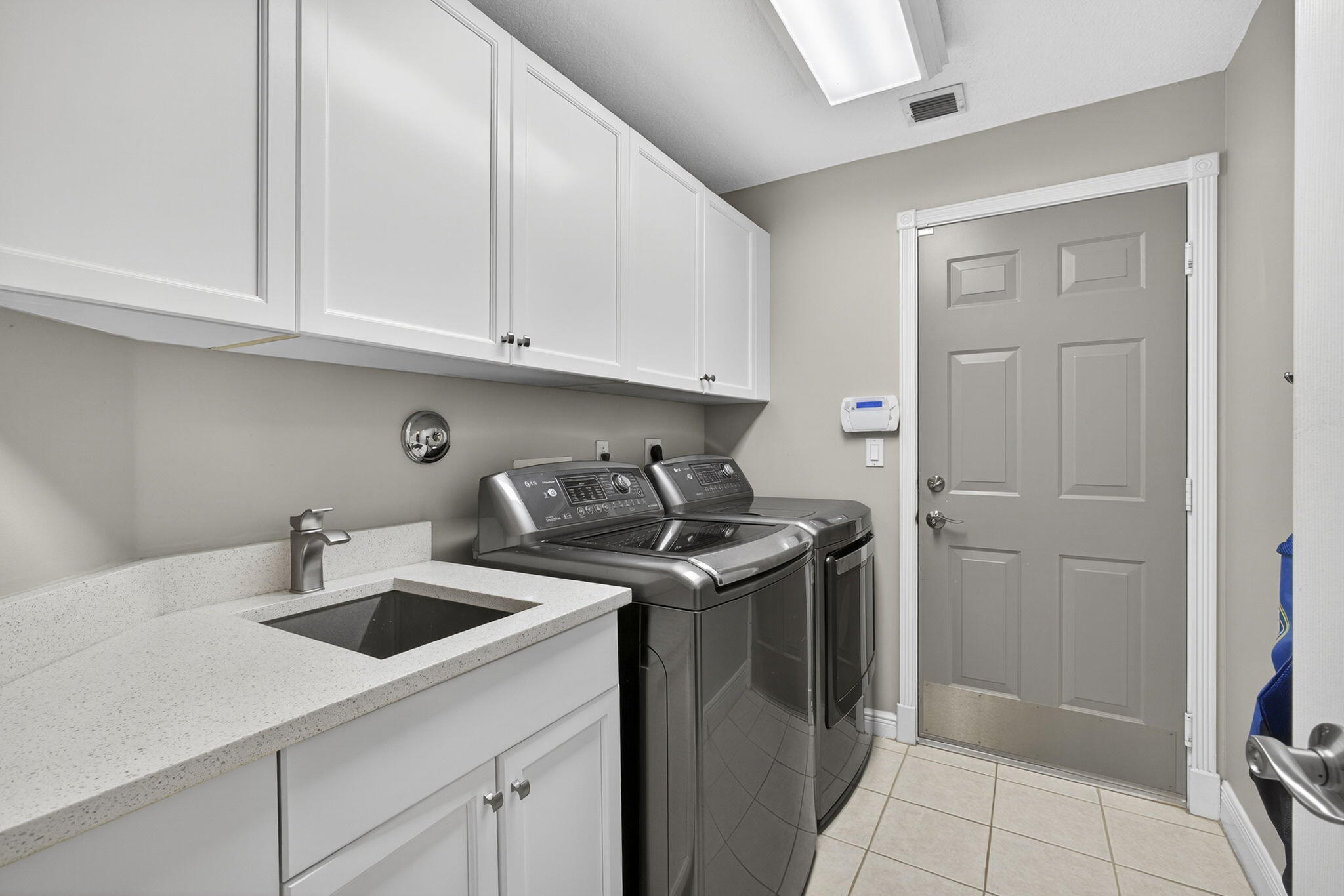 2124 Bellcrest Court