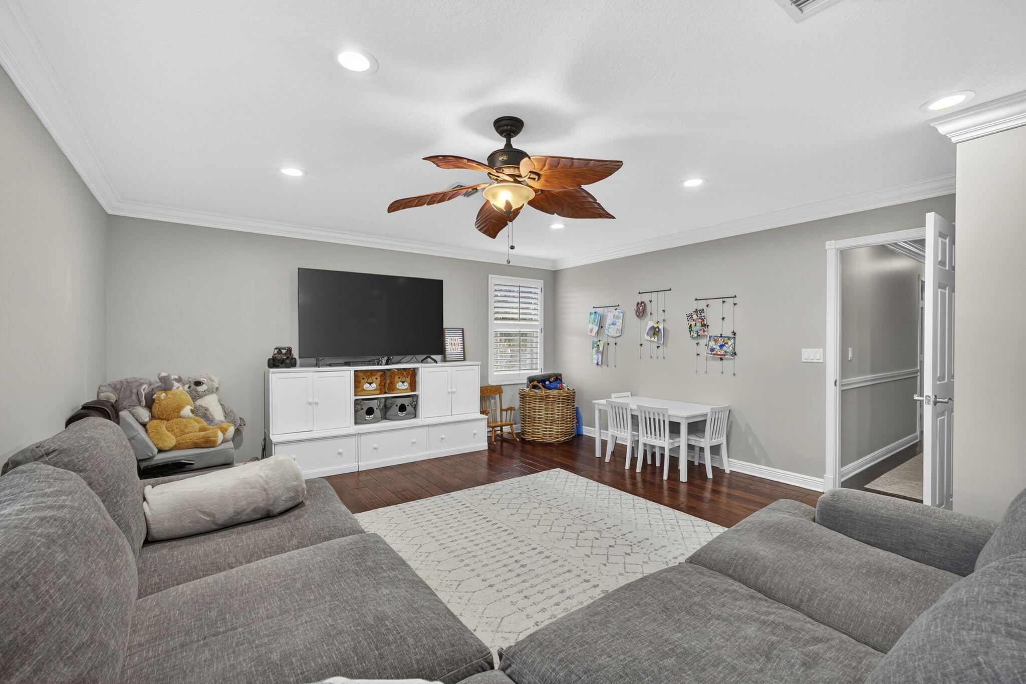 2124 Bellcrest Court