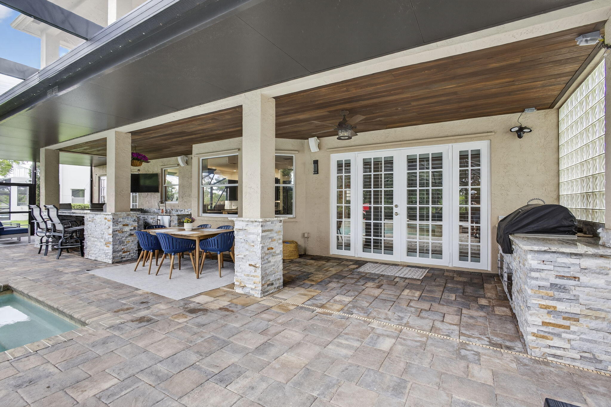 2124 Bellcrest Court