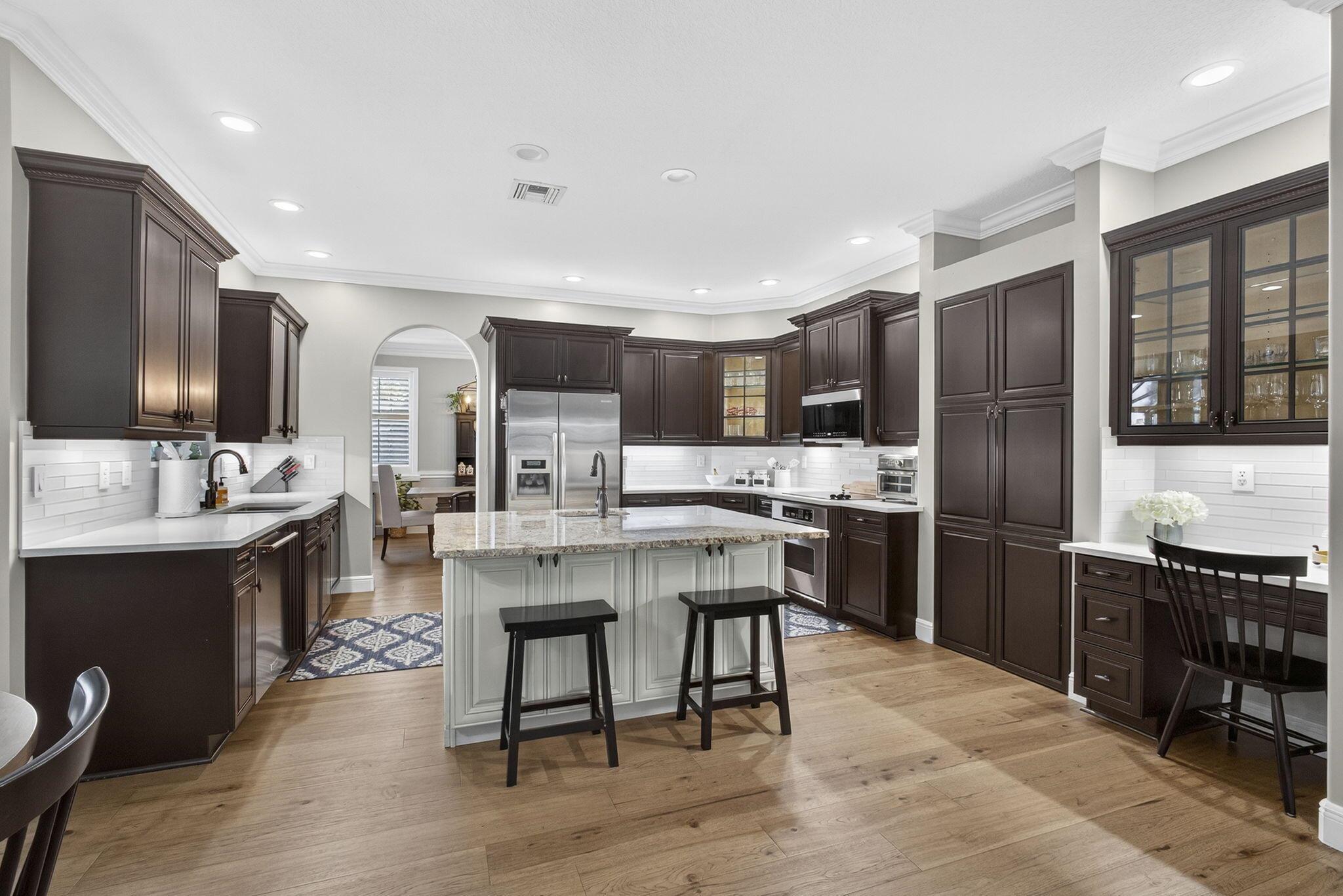 2124 Bellcrest Court