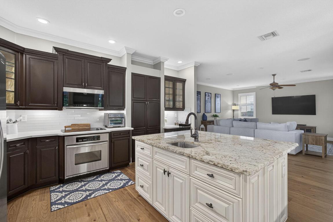 2124 Bellcrest Court